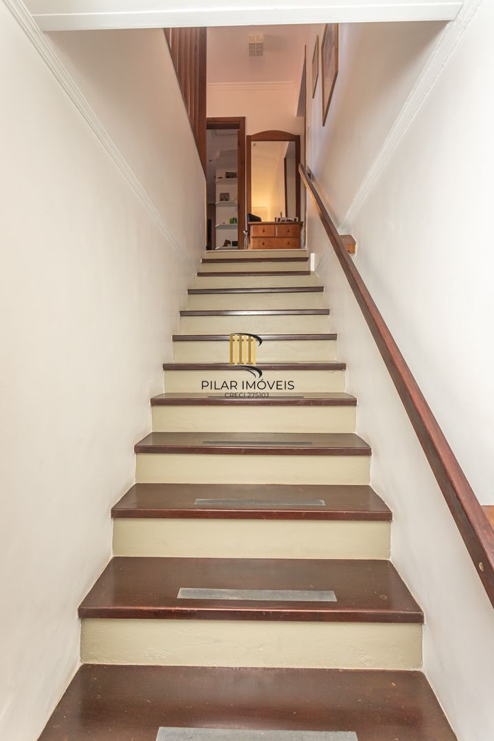 Casa 3 dormitórios no bairro Camaquã