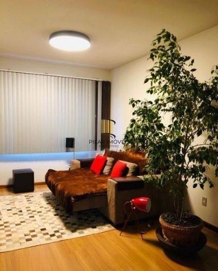 Apartamento no bairro Vila Ipiranga de 2 dormitórios e vaga