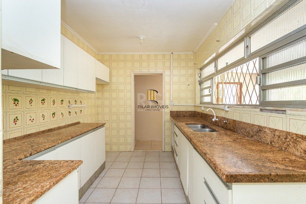 Casa para Venda - 740m², 5 dormitórios, sendo 1 suites, 3 vagas - Vila Assunção