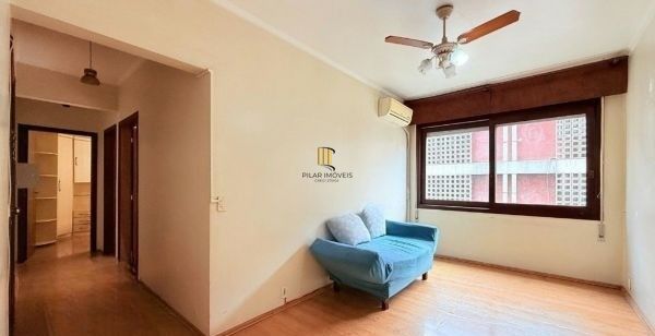 Apartamento no Centro de 2 dormitórios DESOCUPADO