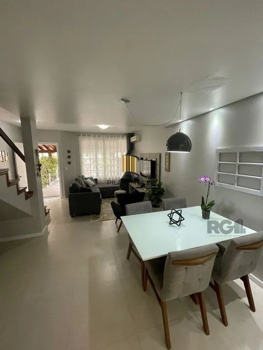 Sobrado 2 dormitórios no bairro Morro Santana