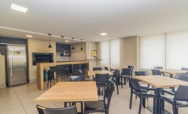 Apartamento de 2 dormitórios e 2 vagas DESOCUPADO