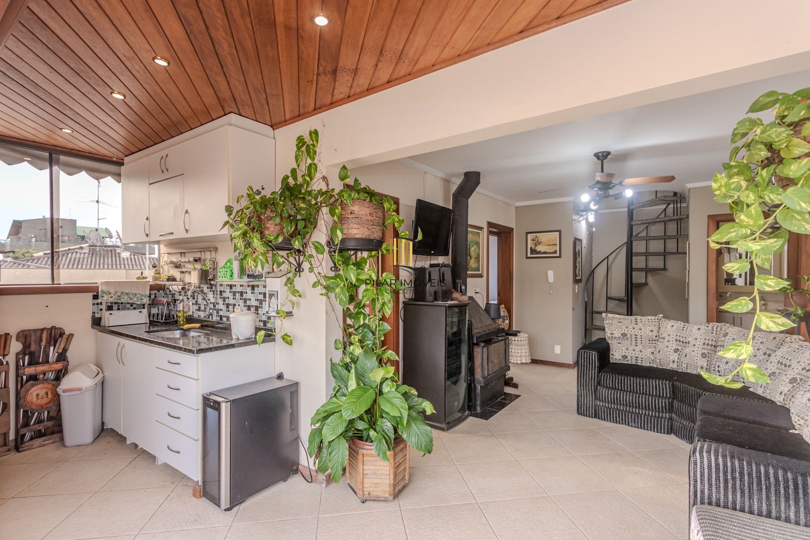 Cobertura no Menino Deus de 3 dormitórios e vaga