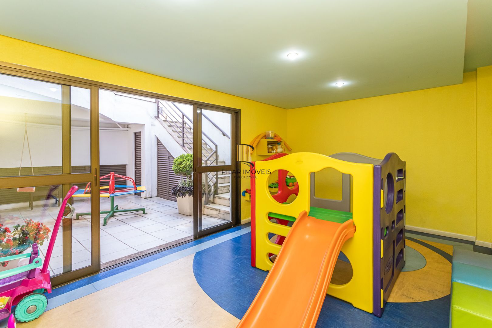 Apartamento no bairro Mont Serrat de 2 suítes e 2 vagas DESOCUPADO