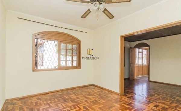 Casa no Sarandi de 4 dormitórios e 4 vagas