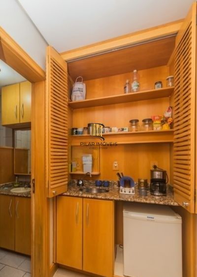 Sala comercial no bairro Petrópolis mobiliada