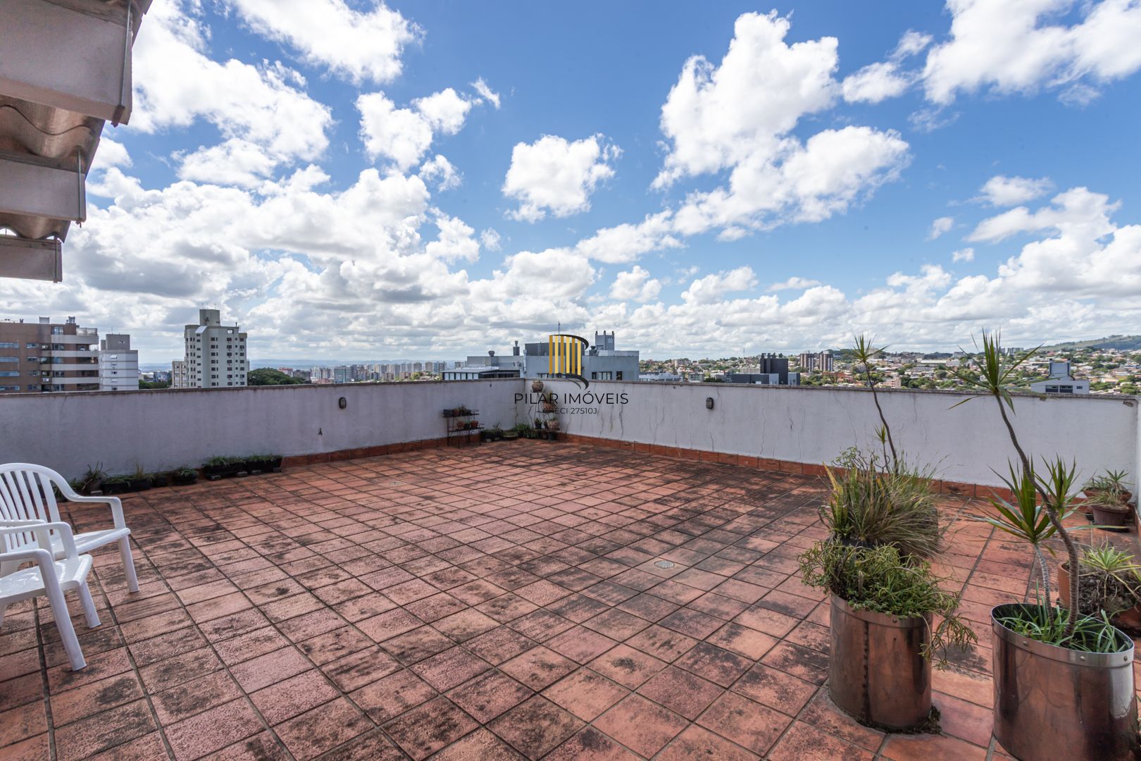 Cobertura no bairro Petrópolis de 3 dormitórios terraço e 2 vagas