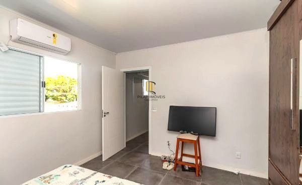 Casa no bairro Jardim Carvalho de 2 dormitórios e amplo pátio