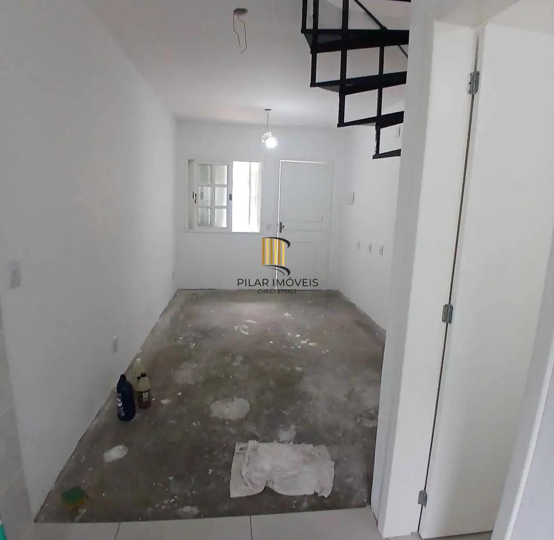 Sobrado 2 dormitórios no bairro Hípica