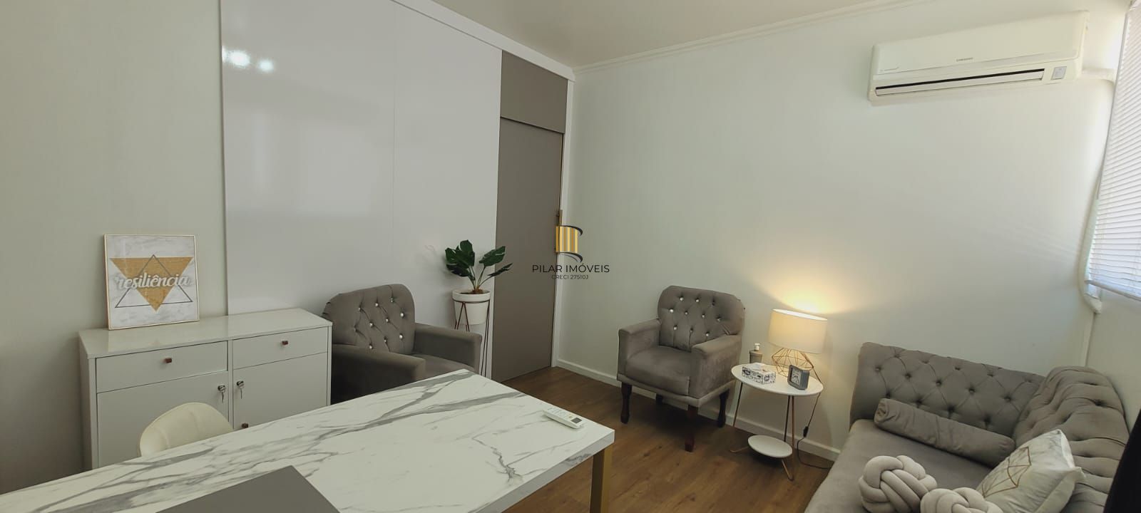 Sala Comercial 1 dormitório no bairro Cavalhada