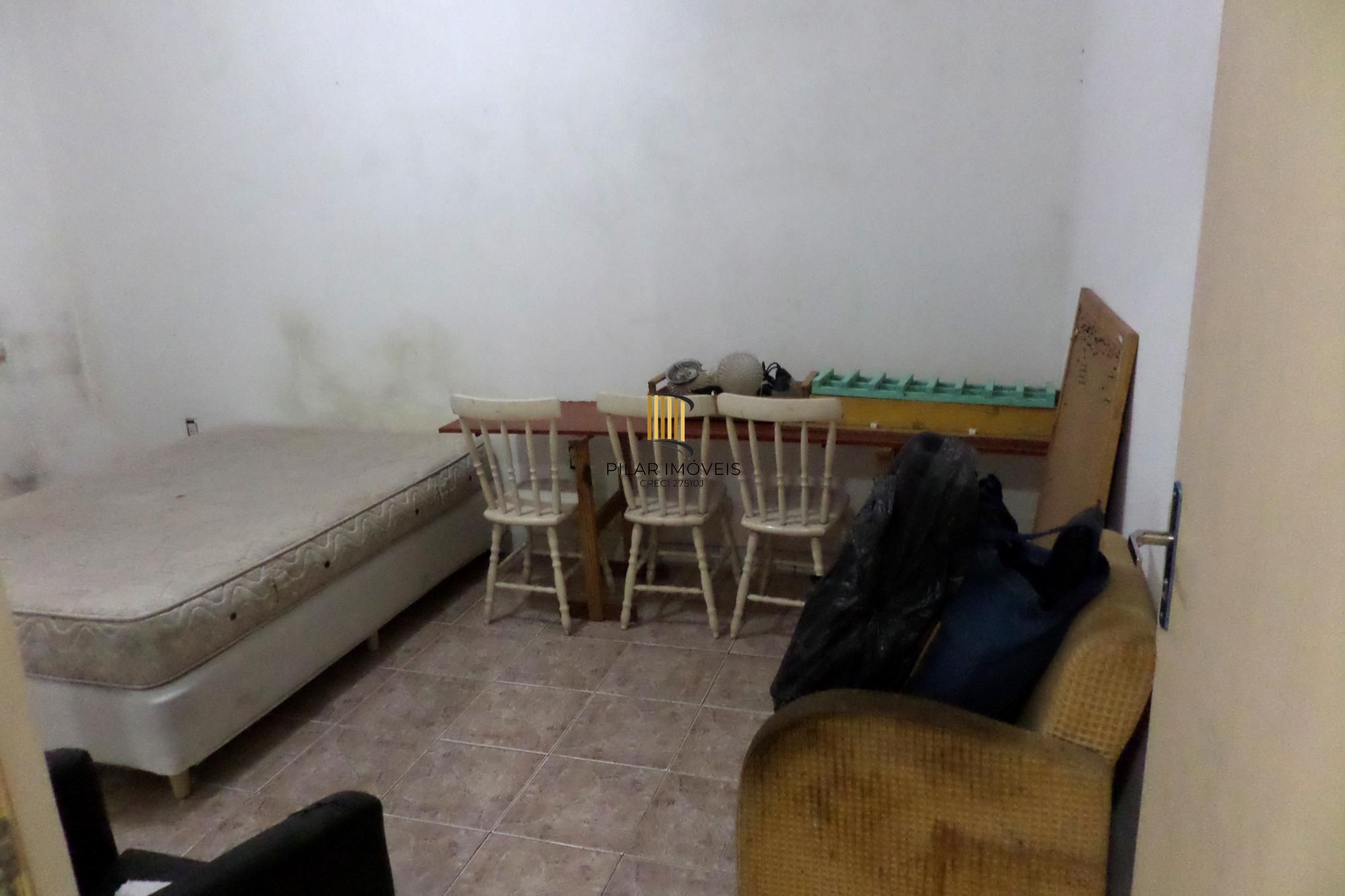 Apartamento no Centro de 1 dormitório desocupado