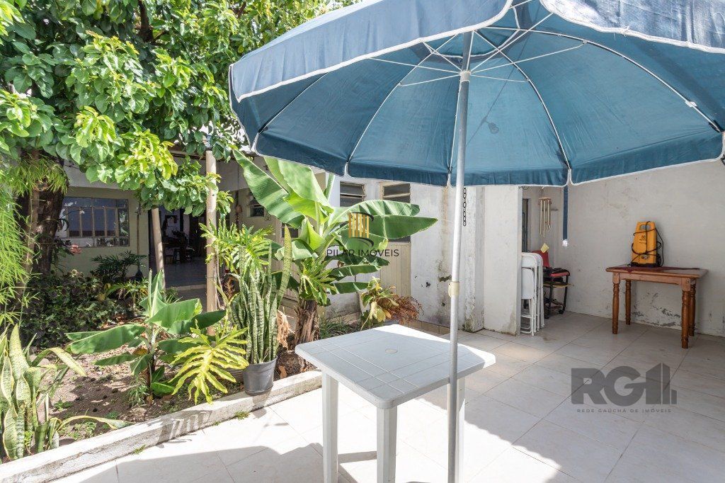 CASA COMERCIAL E RESIDENCIAL NO MIOLO DO BAIRRO SANTANA