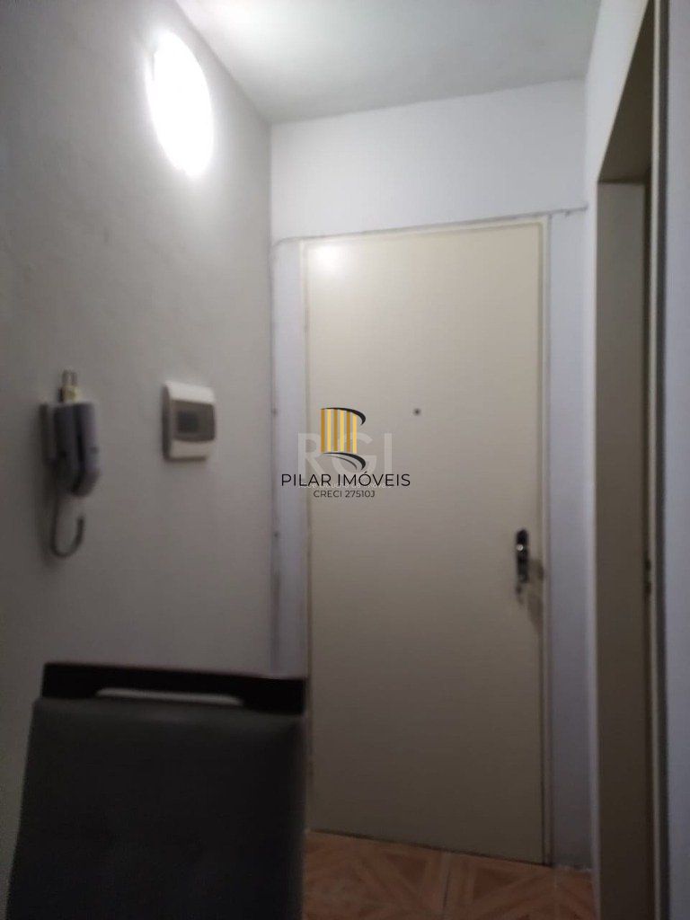 Apartamento 01 dormitório, térreo, no bairro Jardim Carvalho, em Porto Alegre, RS.