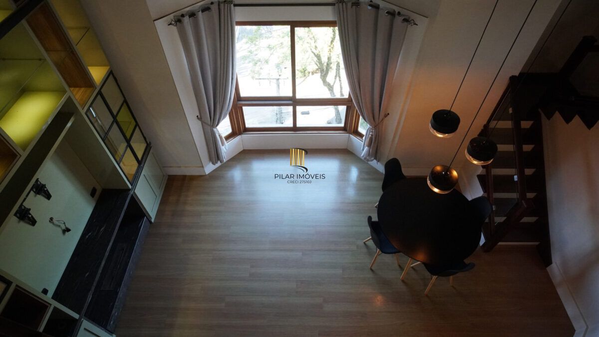 Cobertura no bairro Lago Negro em Gramado de 3 dormitórios e vaga