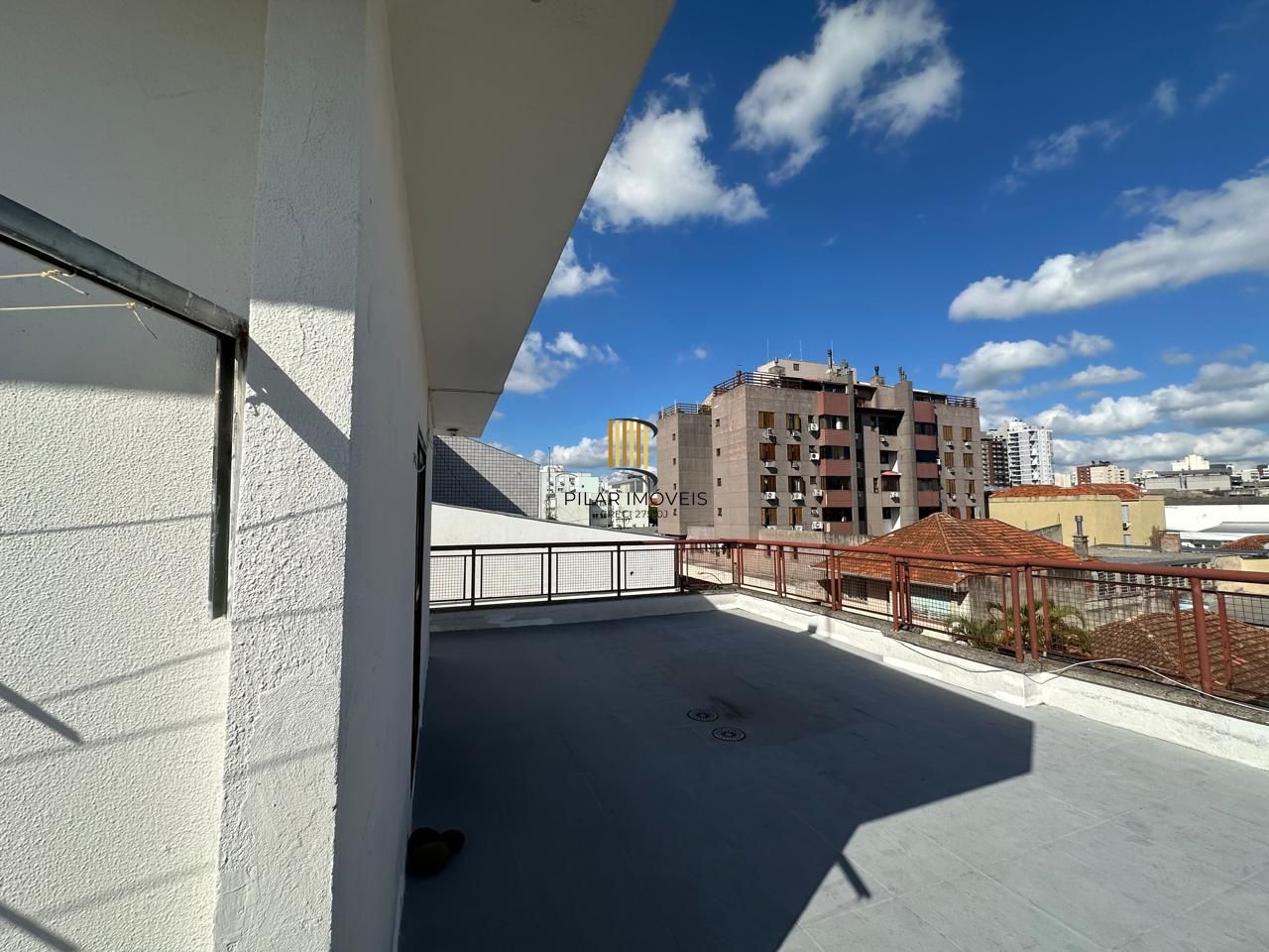 Ótima cobertura de 3 dormitórios com 232m² no bairro Passo da Areia.