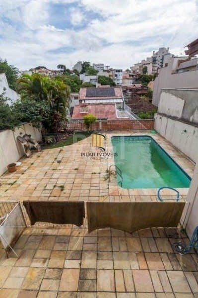 Casa para Venda de 3 dormitórios 6 vagas - Chácara das Pedras