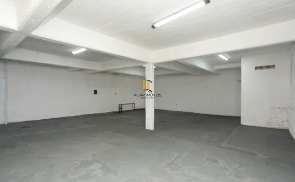 Prédio comercial no bairro Vila Jardim com 550m²