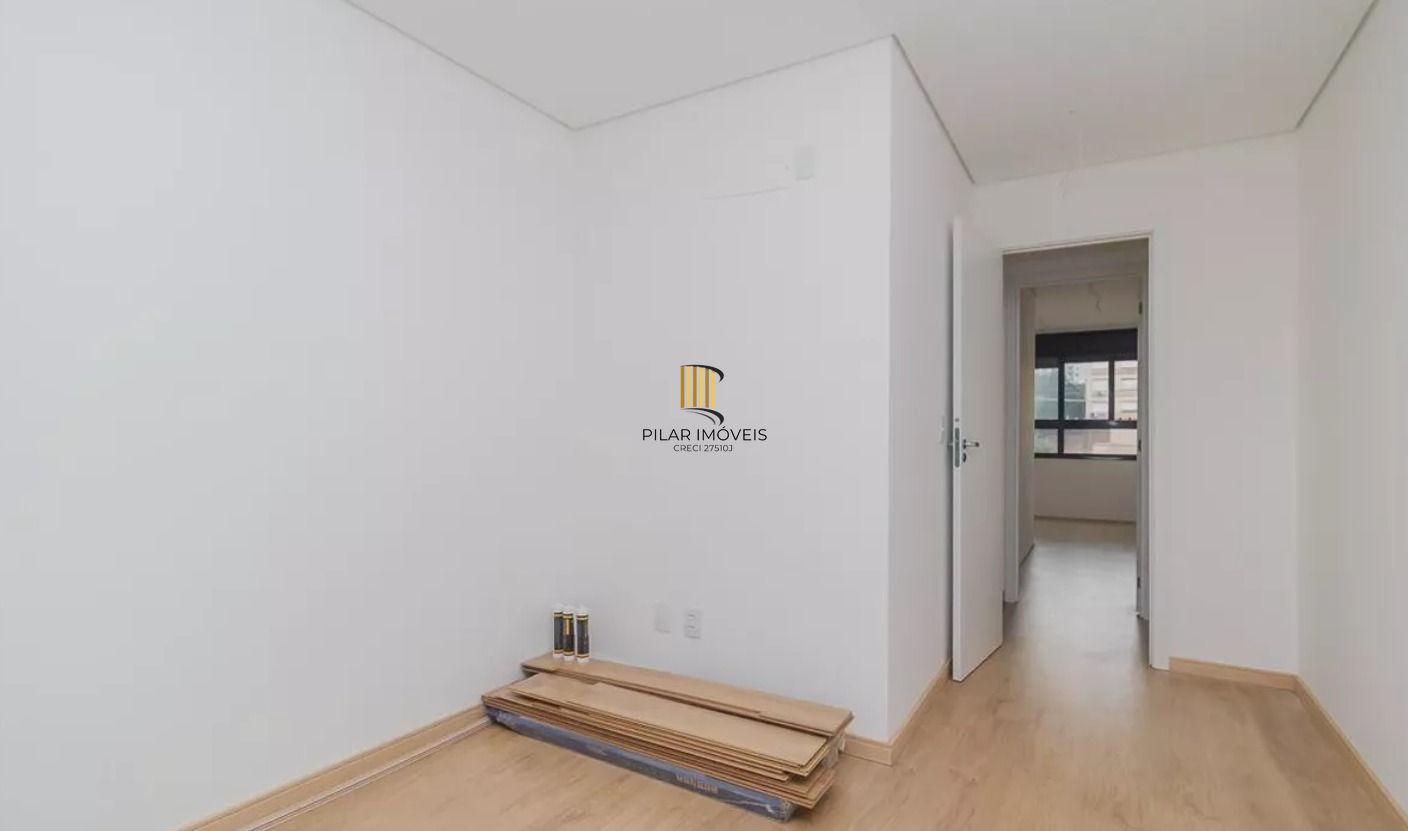 Apartamento NOVO no bairro Cristal de 2 dormitórios e vaga DESOCUPADO