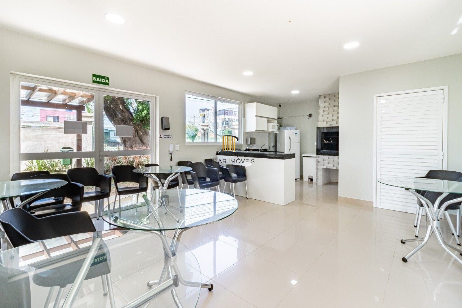 Excelente 2 dormitórios com sacada e churrasqueira