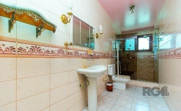 Casa 4 Dormitório(s) Bairro Petrópolis