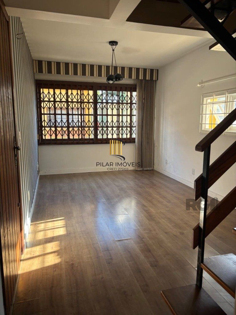 Casa de 3 dormitórios e 2 vagas - Medianeira