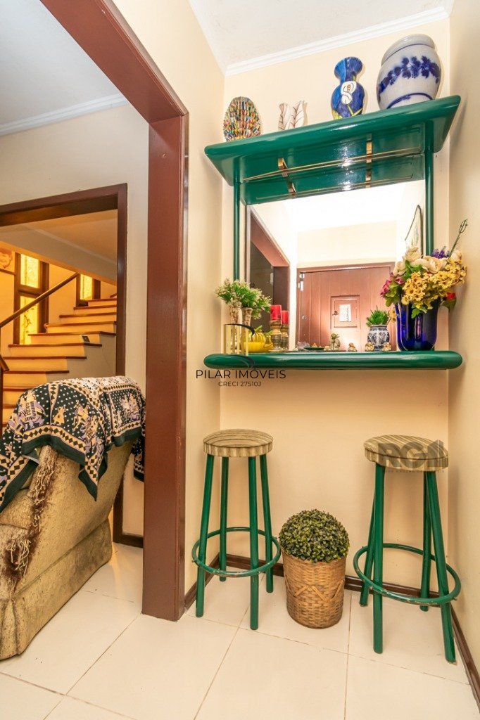 Sobrado de 4 dormitórios no Moinhos de Vento