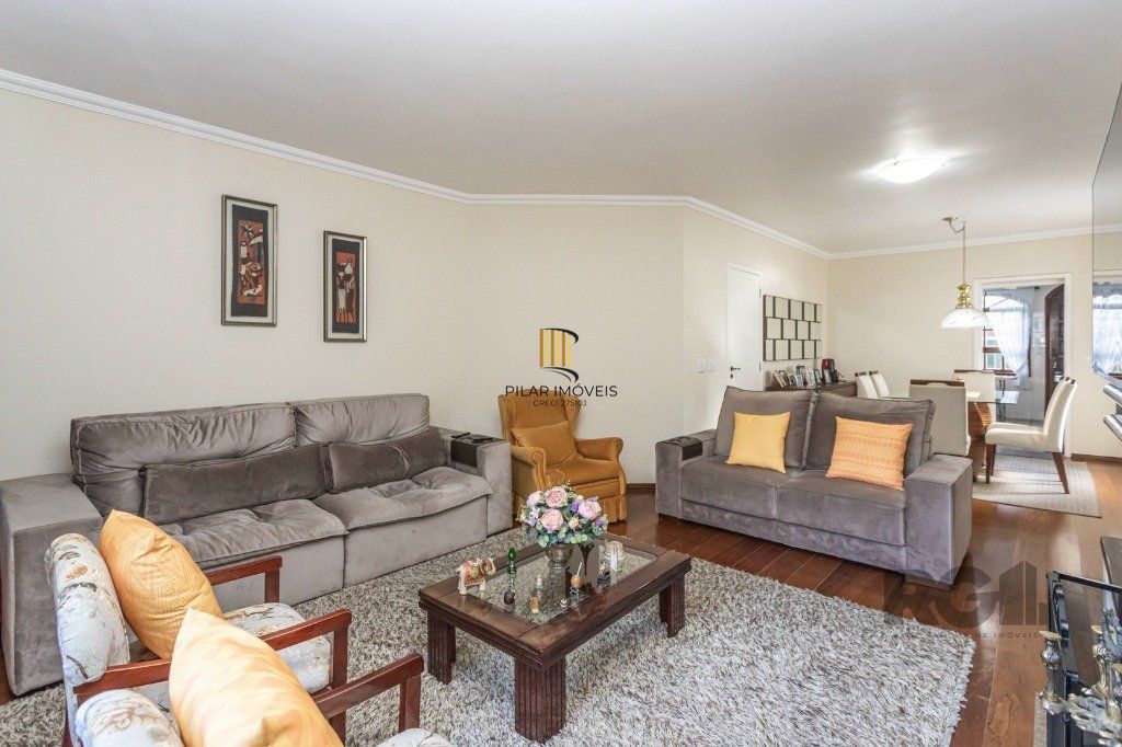 Casa no bairro Vila Ipiranga de 3 dormitórios e 3 vagas