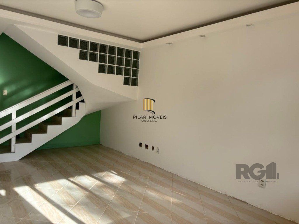 Casa Condominio no bairro Guarujá de 3 dormitórios 1 vaga DESOCUPADA