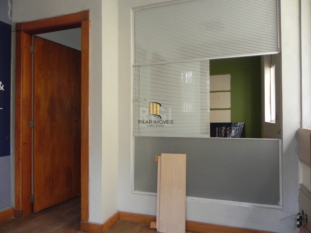 Casa Comercial para Venda - 220m², 0 dormitórios, Menino Deus