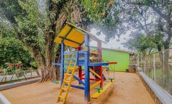 Casa em condomínio no bairro Santo Antômnio de 4 dormitórios e 2 vagas