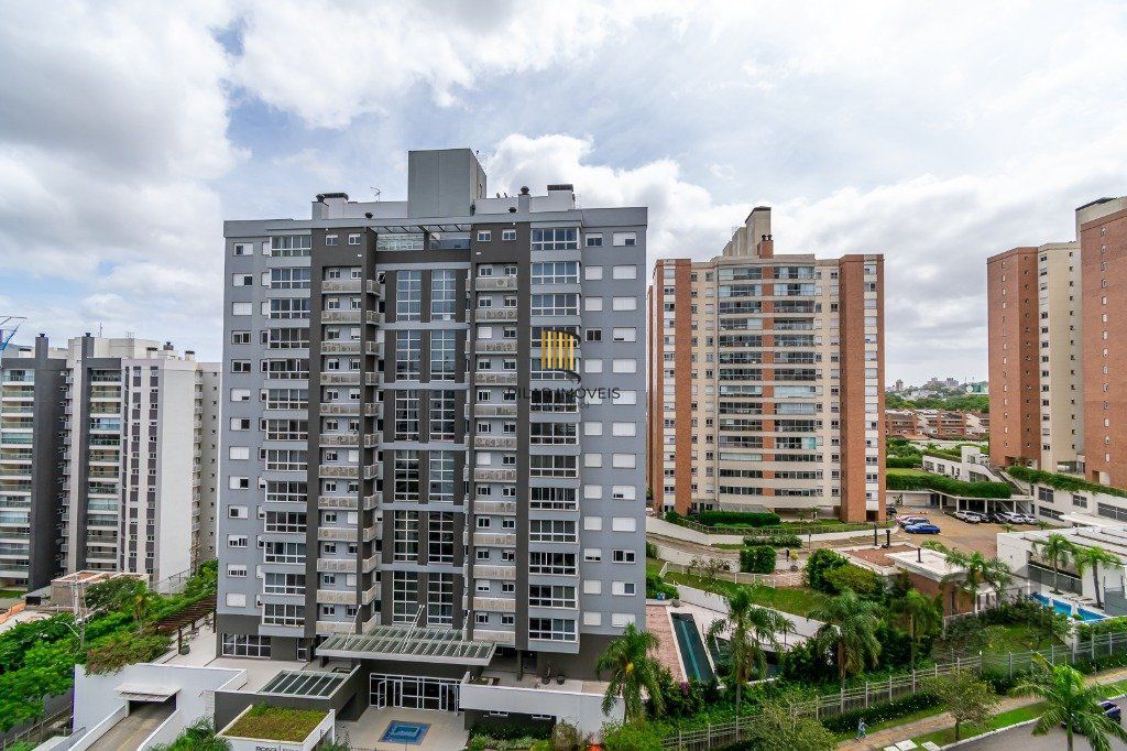APTO 03 DORM. SUÍTE ,lareira, sacada c/ churrasqueira, 02 VAGAS .prédio com toda infra
