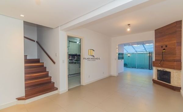 Casa em Condomínio em Ipanema de 3 dormitórios e 2 vagas