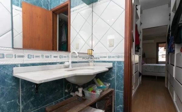 Casa sobrado no bairro Ecoville de 3 dormitórios e 4 vagas