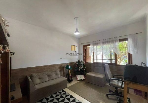 Casa 4 Dormitório(s) Bairro Vila Márcia