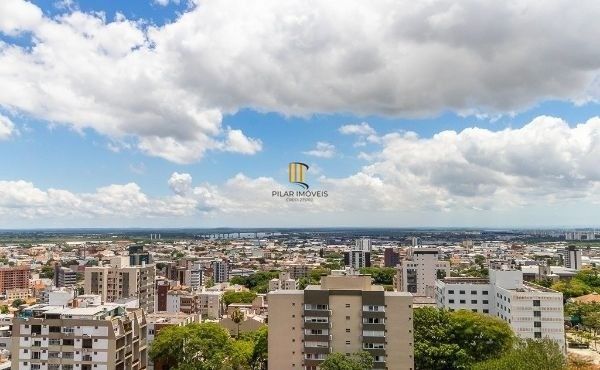 Apartamento no bairro Higienópolis de 2 dormitórios e 2 vagas