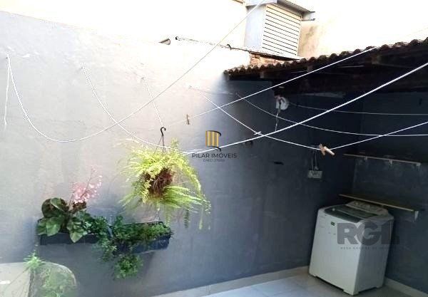 Apartamento de 2 dormitórios e vaga no Jardim Floresta