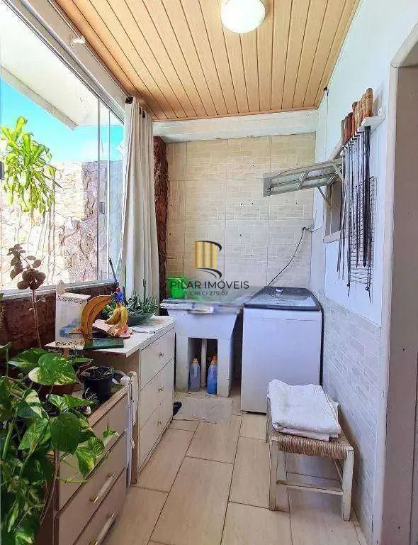 Sobrado 3 dormitórios no bairro Jardim Algarve