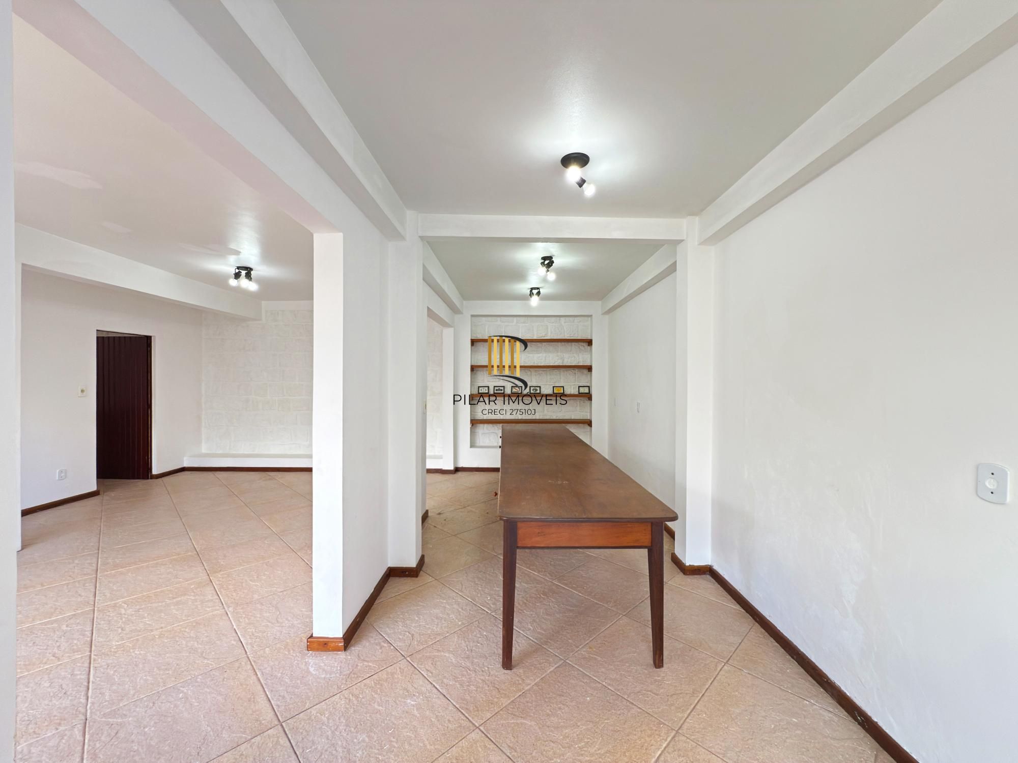 Casa 3 dormitórios no bairro Medianeira