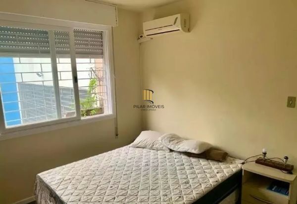 Apartamento no Petrópolis de 2 dormitórios e 2 vagas
