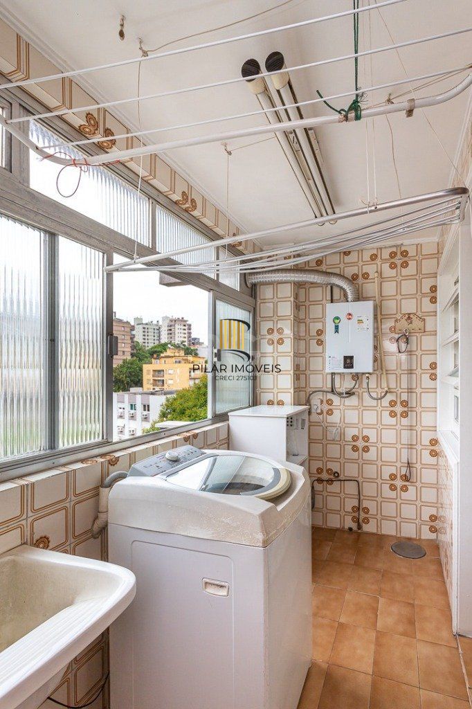 Apartamento de 03 dormitórios (01suíte), com vaga, no bairro São João, em Porto Alegre RS