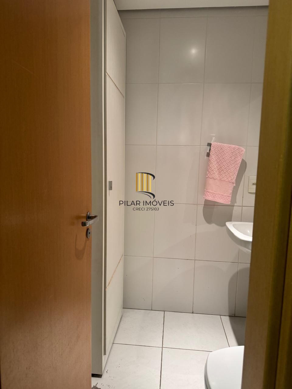 Sala comercial mobiliada com 42m² no bairro Praia de Belas DESOCUPADA