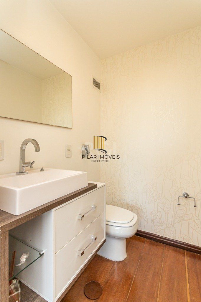 Apartamento no bairro Higienópolis com 190m² de 3 dormitórios e 2 vagas