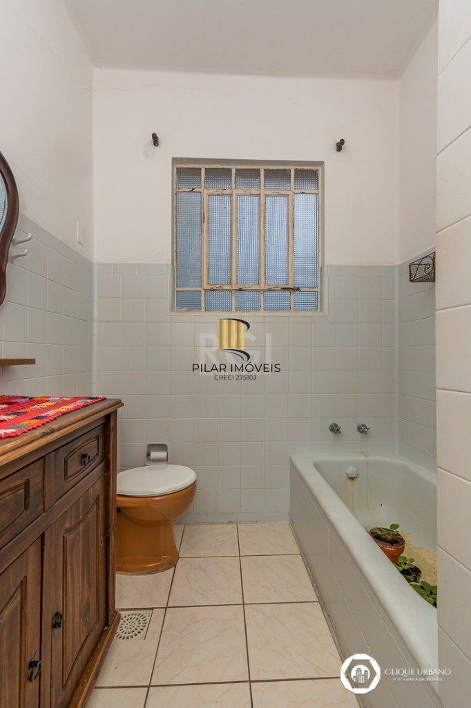 Casa para Venda de 3 dormitórios, Petrópolis