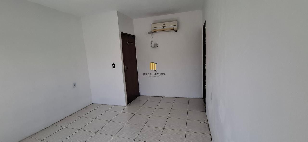 Casa em Canoas de 2 dormitórios DESOCUPADA