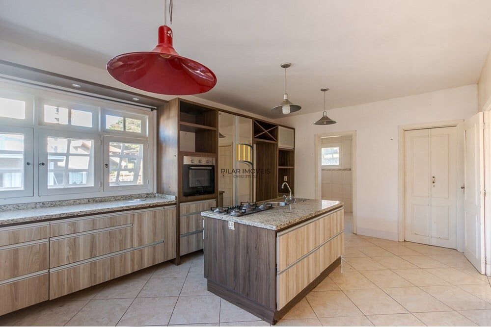 Casa de Condomínio com 3 Quartos à venda, 310m² - Vila Elsa