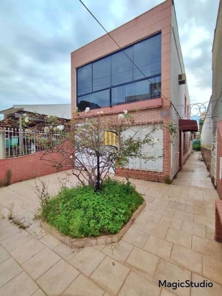Casa com 3 quartos e ELEVADOR próximo a PUCRS.