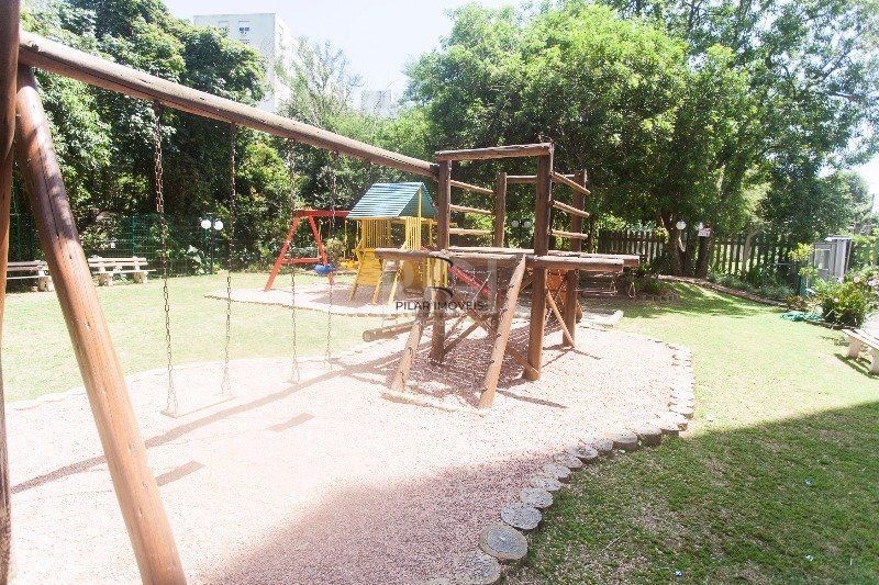 Apartamento no Cristal de 2 dormitórios vaga e infra