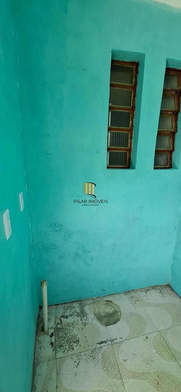 Casa em Canoas de 2 dormitórios DESOCUPADA