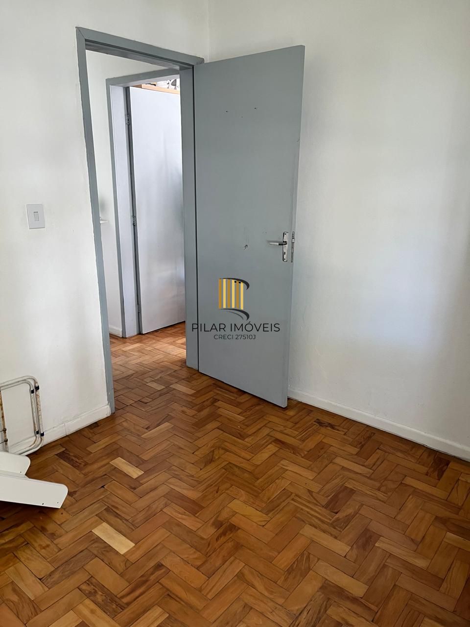 Apartamento de 2 dormitórios e vaga na Cavalhada