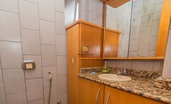 Sala comercial no bairro Petrópolis mobiliada